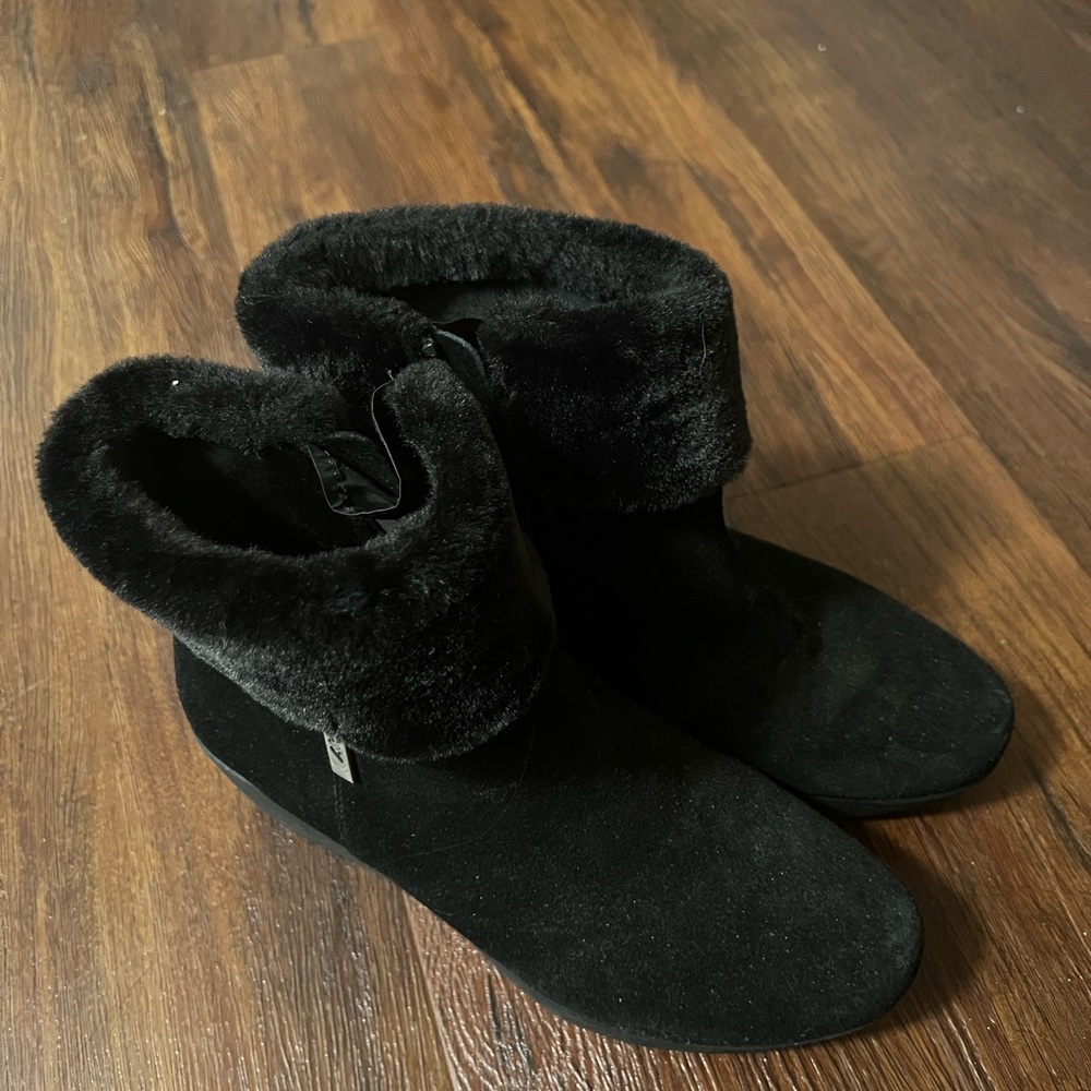 FLUFFY WINTER BOOTS